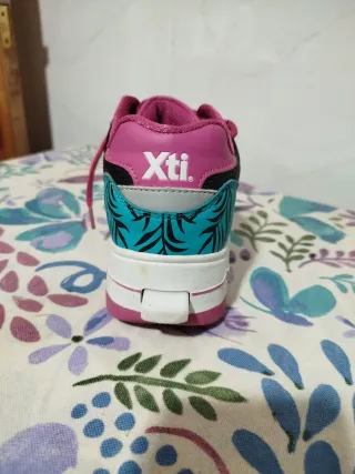 Zapatillas con ruedas niña Núm 31