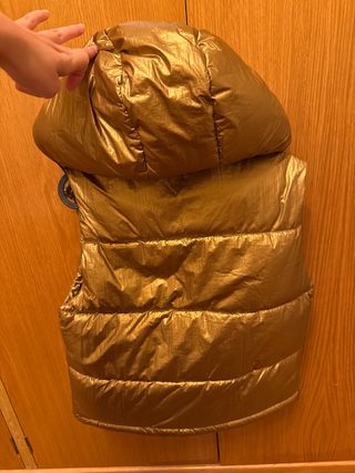 Chaleco Desigual Dorado con Cuello Peludo