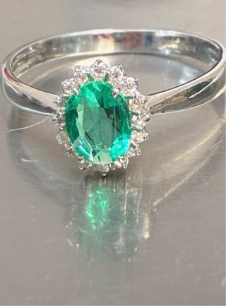 Anillo Oro 18k Esmeralda y Diamantes