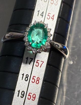 Anillo Oro 18k Esmeralda y Diamantes