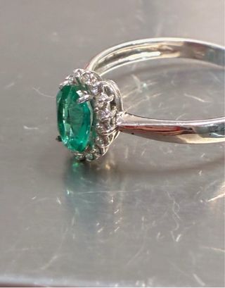 Anillo Oro 18k Esmeralda y Diamantes