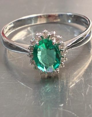 Anillo Oro 18k Esmeralda y Diamantes