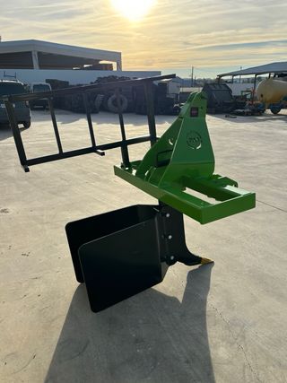 Plantadora de árboles con bandeja