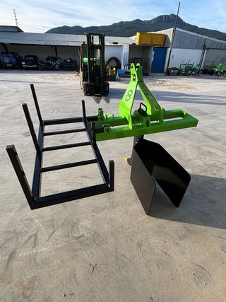 Plantadora de árboles con bandeja