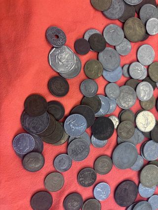 GRAN LOTE DE MONEDAS VARIAS EPOCAS Y PAISES