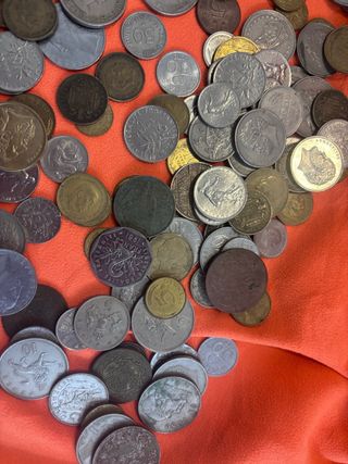 GRAN LOTE DE MONEDAS VARIAS EPOCAS Y PAISES