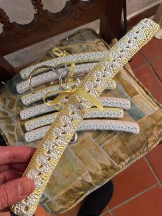 Perchas infantiles hechas a mano (Set de 7)