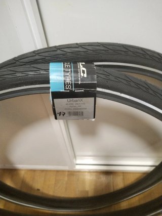 Ruedas de palos 700 con cámaras y cubiertas nuevas