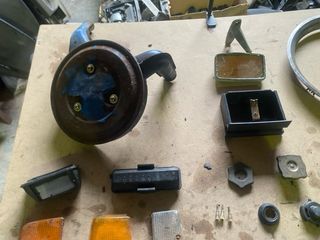 Peças Fiat 127 MK2, carburador, farolim, botões, c