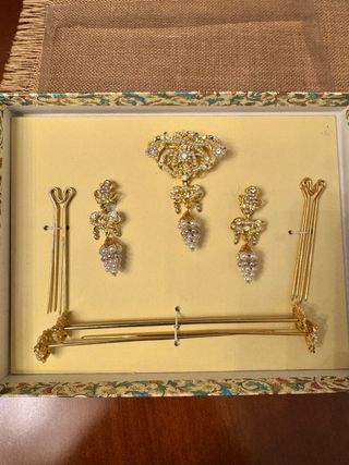 Aderezo racimo niña oro y perlas