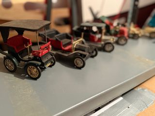 Coches de juguete antiguos