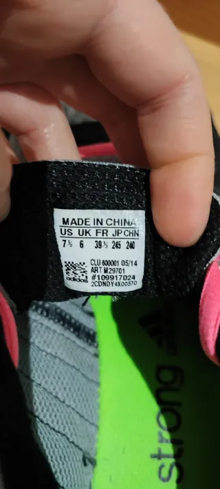 Zapatillas running Adidas grises y rosas