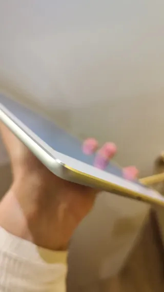 iPad Air 1ª Gen con funda y cargador