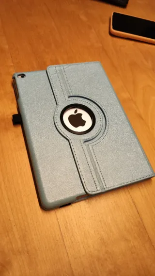 iPad Air 1ª Gen con funda y cargador