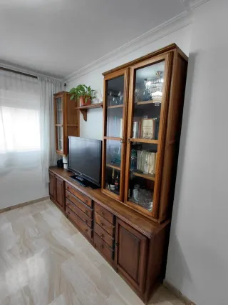 Mueble salón madera vitrinas