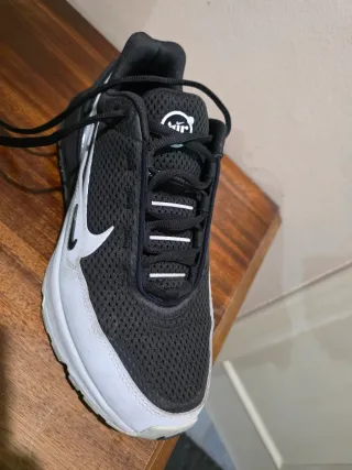 Zapatilla Nike Air Max Negra y Blanca