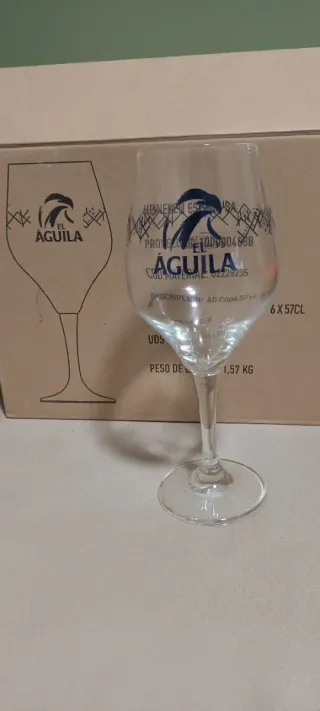 Lote 12 copas y 6 vasos Estrella Damm y El Águila