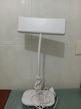 Lámpara LED de escritorio blanca