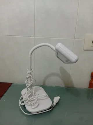 Lámpara LED de escritorio blanca