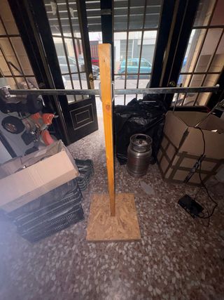 Perchero cruz madera y metal 130/40