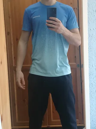 Camiseta Mckenzie azul degradado Talla M