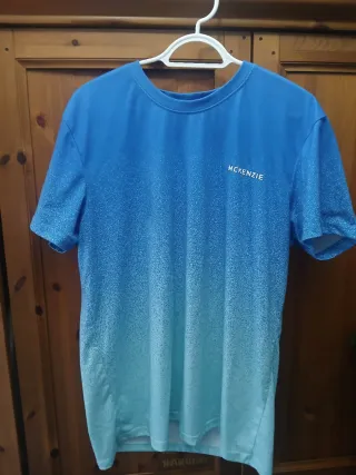Camiseta Mckenzie azul degradado Talla M