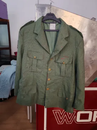 Chaqueta militar verde oliva