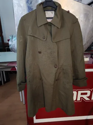 Chaqueta militar verde oliva