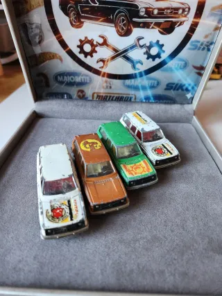 Lote 4 Volvo Vintage Majorette