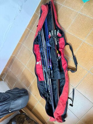 Juego de esquís K2 y Head con bastones
