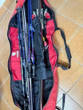 Juego de esquís K2 y Head con bastones
