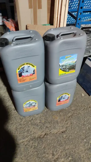 Liquido para  limpieza automovil