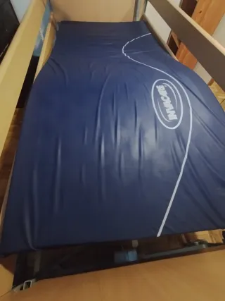 Cama articulada con carro elevador
