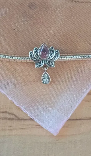 Charm | Flor de Loto