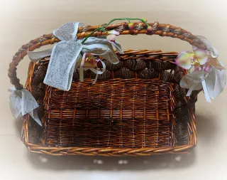 Cesta Mimbre Ovalada Decorada Flores