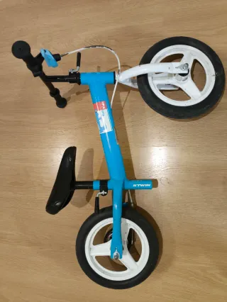 Bici sin pedales azul Decathlon