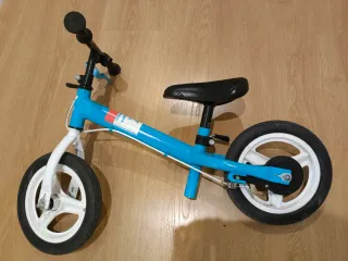 Bici sin pedales azul Decathlon