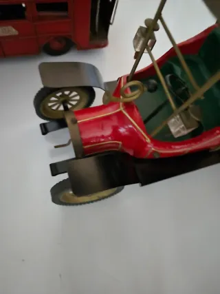 Juguetes antiguos: bus, coche, bici