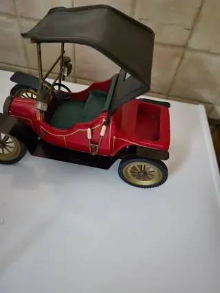 Juguetes antiguos: bus, coche, bici