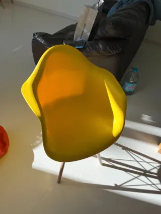 Silla Nórdica Amarilla Patas Madera