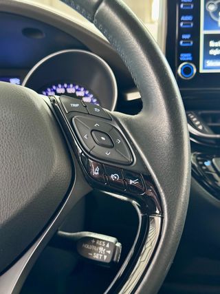 Toyota C-HR 2.0 180H Advance Luxury