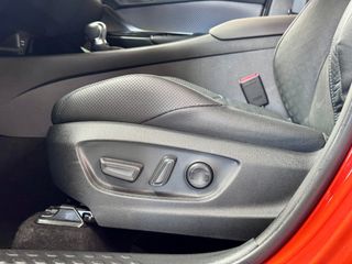 Toyota C-HR 2.0 180H Advance Luxury