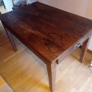 Tavolo in legno con 2 cassetti