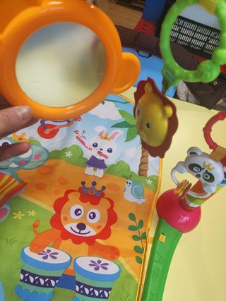 Gimnasio y mantita para bebés con animales