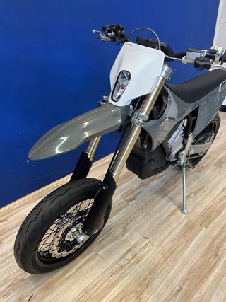Stark Varg Supermotard