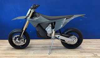 Stark Varg Supermotard