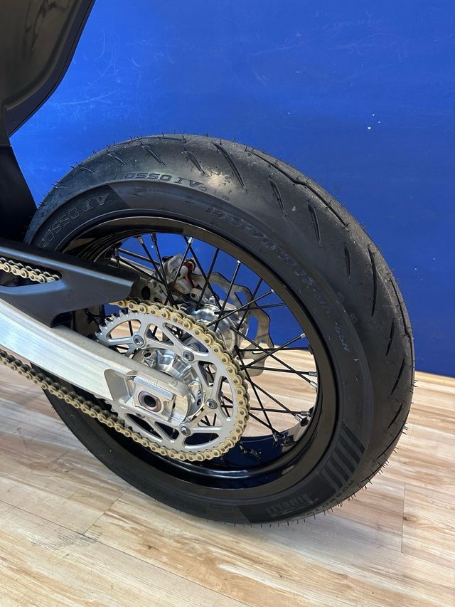 Stark Varg Supermotard