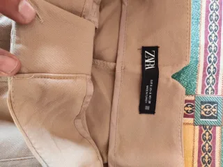 Pantalón beige mujer