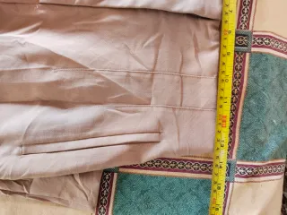 Pantalón beige mujer