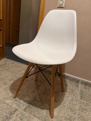 Mesa y 4 Sillas Comedor